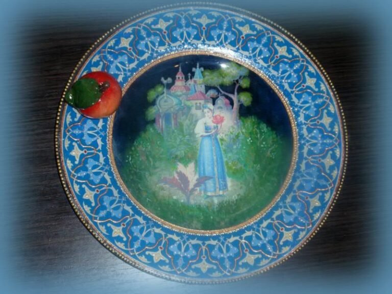 El cuento del plato de plata y la manzana de cristal