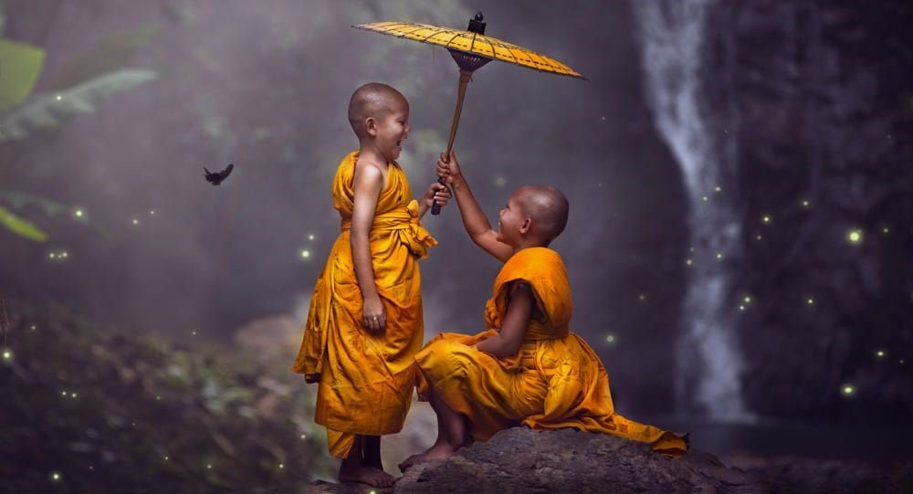 niños monjes